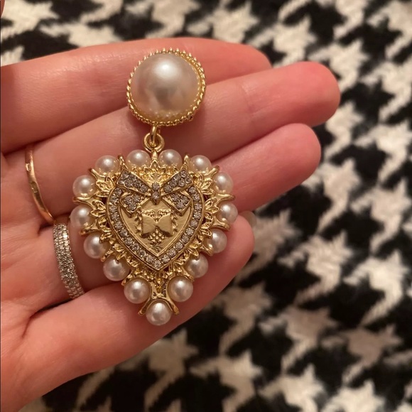 Vintage Baroque Pearl Heart Drop Gold Earrings - Picture 7 of 9